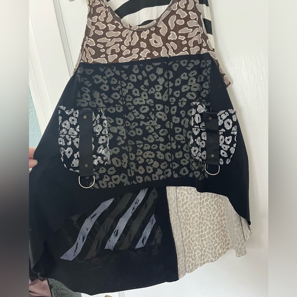 Seven Waves (2) M Two Piece Funky Layering Tanks - Picture 2 of 13